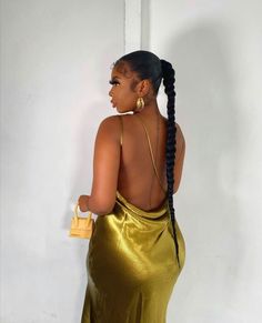 Discover hair ponytail styles. Explore chic and versatile ways to style your ponytail for a trendy and polished look. Soft Feminine Outfits, Feminine Outfit, Glam Fashion, Cute Summer Outfits, Wigs For Black Women, Black Girls Hairstyles, Fashion Killa