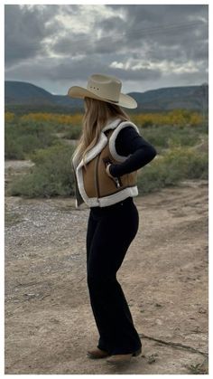 Cowboy Outfits For Women, Country Concert Outfit Ideas, Country Outfits Women, Country Concert Outfits, Casual Country Outfits, Outfits For Mexico, Concert Outfit Ideas, Country Style Outfits