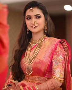 Maharashtrian Bride Look, Marathi Bridal Makeup, Engagement Saree Look, Maharashtrian Bride, Engagement Looks, Best Indian Wedding Dresses, Bridal Hairstyle Indian Wedding, Engagement Saree