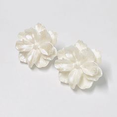 Brand New! Approx. 2.5cm Ship Same Or Next Day Flower Earrings Studs, Flower Studs, White Flowers, Jewelry Earrings, Women Jewelry, Stud Earrings, Flowers, Women Shopping, Color