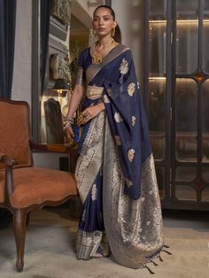 Blue Reception Wear Saree Drapping Saree, Indigo Saree, Navy Blue Party, Simple Sarees, Ethnic Looks, Blue Saree, Wear Saree, Georgette Saree, Blouse Material