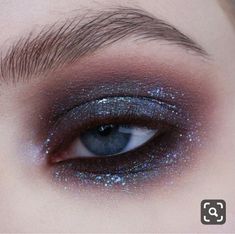 Starfall Makeup, Wiccan Makeup Looks, Chromatic Makeup, Chromatic Eyeshadow, Dreamy Makeup Look, Glitter Clothes, Editorial Make-up, Matte Make Up, Eye Makeup Glitter