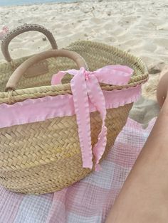 Coastal Coquette, Girly Diy, Beach Bag Essentials, Fresh Smoothies, Relaxing Candles, Girl Blogger, Blonde With Pink, Malibu Barbie