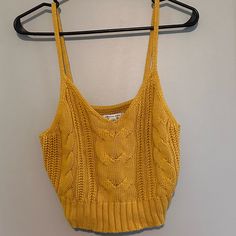 Nwt American Eagle Outfitters Sweater Crop Top Size M Fall Knit Crop Top Tank Top, Fall Knit Crop Tank Top, Spring Cropped Cable Knit Top, Cropped Cable Knit Top For Spring, Spring Cable Knit Cropped Top, Trendy Cropped Cable Knit Top, Sweater Crop, Crop Top Sweater, White Summer