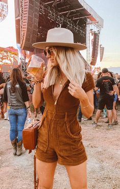 Kelsey Diprima, Summer Western Outfits, Summer Cowgirl Outfits, Western Summer Outfits, Cute Cowgirl Outfits, Concert Outfit Summer, Nashville Style, Nashville Outfits, Western Style Outfits