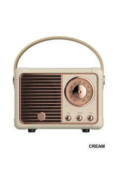 an old fashioned radio with the word cream on it