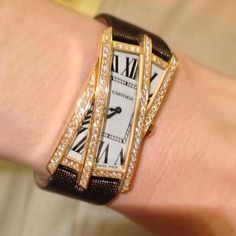 Cartier Future Accessories, Woman Watches, Be On Time, Expensive Jewelry Luxury, Fancy Jewellery Designs, Cartier Panthere, Luxe Jewelry, Jewelry Luxury