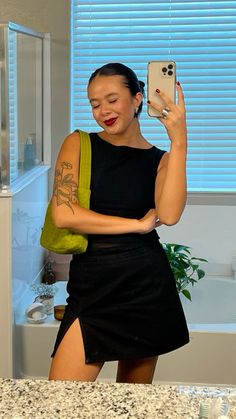 @baggu @brandymelville @princesspolly Bar Work Outfit, Spring Bar Outfit, Baggu Bag Outfit, All Black Going Out Outfit, Black Going Out Outfit, Dress Bar, Going Out Outfit, Neue Outfits