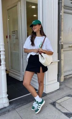 Us Summer Outfits, Summer Cool Outfits Women, Basic Chic Outfit Summer, Afternoon Lunch Outfit, Outfits For Uk Trip Summer, Easy Summer Fits Aesthetic, Summer Outfits For 30 Somethings, Nyc Summer Outfits Casual, Nyc Outfit Ideas Summer