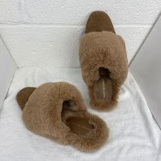 Stuart Weitzman Edie Chill Faux Fur Trimmed Suede Mule Flat Shoes Size 7.5. Preloved In Great Condition! Beautiful Chic Brown Round Toe Slippers, Chic Cushioned Slippers With Round Toe, Chic Slippers With Cushioned Footbed And Round Toe, Faux Fur Slippers With Round Toe For Fall, Chic Slippers With Removable Insole And Round Toe, Spring Slippers With Faux Fur Lining And Round Toe, Fall Slippers With Suede Lining And Round Toe, Suede Closed Toe Slippers For Fall, Suede Mules