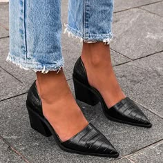 Trendy Professional Shoes, Fall Formal Shoes, Jo Mercer Shoes, Womens Office Shoes, Business Professional Shoes Women, Women’s Dress Shoes, Office Casual Outfits Women, Work Casual Outfit, Business Casual Shoes Women