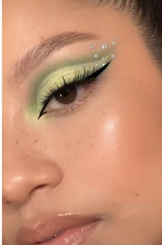 Fairy Rhinestone Makeup, Green Gem Eye Makeup, Sage Prom Nails, Fairy Eye Makeup Looks, Eyeshadow Green Looks, Sage And Black Outfit, Green Look Makeup, Green Makeup With Gems, Green Fairy Makeup Halloween