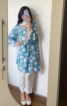 Simple Kurti Designs Pakistani, Kurti Design For Girl, Summer Outfits Pakistani Casual, Indian Outfits Simple Kurti, Kurta For Girls Design, Kurti Design Drawing, Kurti Daily Wear, Indian Kurti Outfit Ideas, Cotton Kurta Set Designs