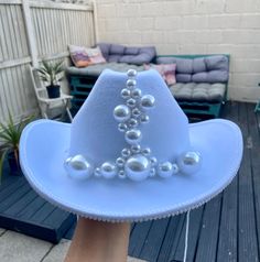 Beautiful white cowboy, space cowgirl hat with uniquely designed assorted white pearls. Perfect addition for your wedding, Hen party, festival outfit or just why not! Brilliant for Instagram photoshoots and ready to be shipped asap! Cowboy Space, White Cowboy Hat, Space Cowgirl, Chapeau Cowboy, Bride Hat, Party Bachelorette, Cowgirl Hat, Stylish Hats, Cowgirl Hats