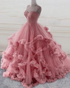 Pink Long Prom Dress, डिजाइनर कपड़े, Spring Skirt, Gown Pink, Prom Dresses Long Pink, Pretty Quinceanera Dresses, Prom Dress Evening, Stunning Prom Dresses, Pink Prom Dress