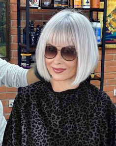 One Length Hair With Bangs, Short Hair Styling Ideas, Hair Color Ideas For 2023, Short Hair Styling, Hair Styling Ideas, Bobbed Hairstyles With Fringe, Grey Bob Hairstyles, Winter Hair Color Ideas, Silver Blonde Hair