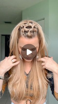 Pretty Braided Hairstyles White Women, Viking Hair Half Up Half Down, Danaerys Hairstyle, Cool Hairstyles With Braids, Easy Female Viking Hairstyles, Viking Shieldmaiden Makeup, Easy Viking Hair Ponytail, Hair Styles W Braids, Womens Braids Hairstyles