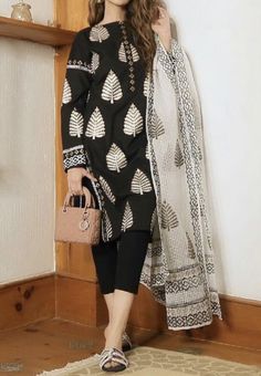 Glowy Foundation, Glowy Makeup Look, Abaya Design, Tandoori Masala, Frock Style, Trendy Shirt Designs