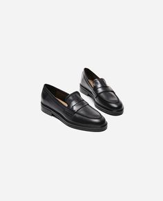 Material: Cow Leather Lining: Chrome-Free Goat Leather Outsole: Thunit Heel Height: 0.78 inch Made in Elche, Spain Note: Leather will soften with wear Black Leather Loafers, Black Leather Shoes, Clean Shoes, Goat Leather, Fall Shoes, Cow Leather, Cowhide Leather, Loafer Shoes, Leather Handmade