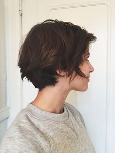 Teen Haircuts, Hair Pixie, Short Wavy Hair, Outfit Grid, Pixie Cuts, Short Long