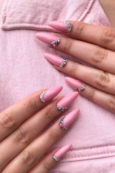 Pink Nails With Gemstones, Pink Manicure Designs, Light Pink Nails With Rhinestones, Baby Pink Nail Art, Nails With Gemstones, Nail Art Diamonds, Gold Glittery Nails, Perfect Pink Nails, Pink Nails With Rhinestones