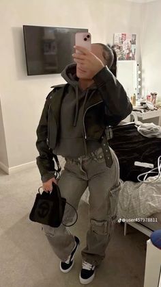 L’ Fall Outfit Streetwear, Nail Tech Outfits For Work, Jeans And Bodysuit Outfits, Houseparty Outfits, Zara Drip, Mode Zara, Fasion Outfits, Winter Fashion Outfits Casual, Cold Outfits