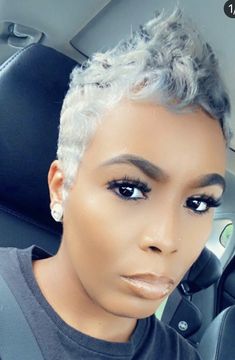 Platinum Silver Hair Black Woman, Haircuts For Gray Hair, Gray Haircuts, Grey Hair Colour, Lady Guinevere, Grey Haircuts, Edgy Hairstyles