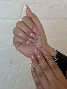 Rose Gold Nail Art Designs, Rose Gold Nail Tips, Almond Nails Chrome French Tip, French And Chrome Nails, Rose Gold Chrome French Tip Nails, Almond Nails Rose Gold, Brown Chrome French Tip Nails, Rose Gold Chrome Nails Designs, Classy Fall Nails Acrylic