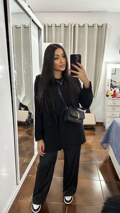 Business Professional Outfits, Elegante Casual, Looks Street Style, Fashion Victim, Casual Chic Outfit, Fashion Mistakes, All Black Outfit