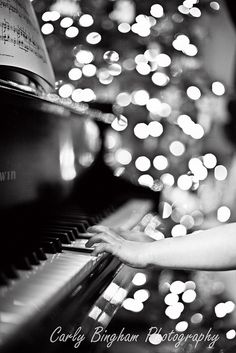 Christmas Piano, Piano Playing, Trendy Music, Bokeh Photography, Christmas Set, Christmas Photography