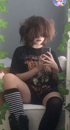 Short Grunge Hair, Hair Inspiration Short, Cute Emo, Alternative Hair, Fluffy Hair, Emo Girls, Short Hair Haircuts, Grunge Hair, Attractive People