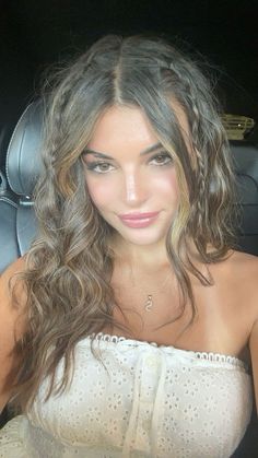 Two Loose Braids Messy, Cute Hair For Long Hair, Swoopy Curtain Bangs, Hair Styles For Brown Hair, Simple Hairstyles For Wavy Hair, Hair Ideas For Brunettes Styles, Hairstyle For Brunettes, Wavy Beach Hairstyles, Wavy Hair With Braids