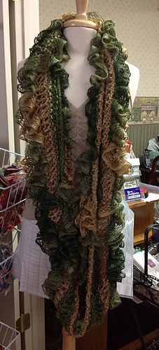 a mannequin is covered in green yarn and crochet, with the words new pattern by gena hester on it