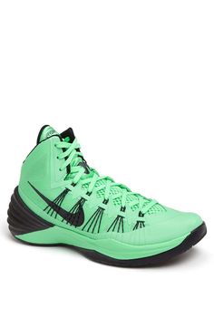 Nike 'Hyperdunk 2013' Basketball Shoe (Men) | $140 | gifts for the sporty guy | mens basketball shoes | sports | athletic | menswear | mens style | mens fashion | wantering http://www.wantering.com/mens-clothing-item/nike-hyperdunk-2013-basketball-shoe-men/affI7/ Basketball Tricks, Basketball Clothes, Baskets Nike, Nike Free Run, Nike Shoes Cheap, Nike Free Shoes, Nike Free Runs, Nike Shoes Outlet, Bread Basket