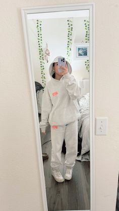 white fox | comfy | sweat set | clean girl | all white | monochrome | lazy day fit | school ootd | sweats | air forces | what to wear to school | day in the life | sweatshirt | Lazy Day Outfits For School, What To Wear To School, Sweat Set Outfits, Comfy Outfit For School, School Ootd, Fit School, Comfy School Outfits, Cute Sweats, Outfits Lazy