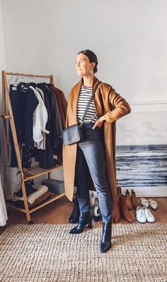 Outfits With Overcoat, Camel Cardigan Outfit Winter, Camel Wool Coat Outfit Winter, Brown Coatigan Outfit, Camel Coatigan Outfit, Tan Wool Coat Outfit, Camel Wool Coat Outfit, Long Camel Coat Outfits, Longline Coat Outfits