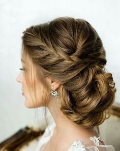 A gorgeous braided up-do look! #weddinghair #hairinspo #bridalhairstyle New Bridal Hairstyle, Bride Hairstyles For Long Hair, Sanggul Modern, Side French Braids, Braided Updo Wedding, Wedding Braids, Bridal Hair Updo, Wedding Hair Ideas, Wedding Hair Styles