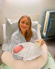 LAURA Woods has taken the world of presenting by storm and has now given birth to her first child.  But things haven’t always been plain-sailing for the 37-year-old, who was born in Dagenham. From being relentlessly trolled, to her stalker hell, here, we take a look inside Laura Woods’ life away from the spotlight. Impressive […]