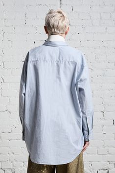 Classic drop neck shirt Front pocket/ button up Slightly oversized Blue/white pinstripe 100% CO Model is 5’11” and wearing size M Bust 34”; waist 24”; hips 35” Machine wash cold, Do not tumble dry Imported R13W7469-302 R13 Denim, Long Sleeve Layering, Oxford Shirts, Denim Shoes, Linen Trousers, Oxford Shirt, Womens Fall, Mens Denim, Beauty Brand