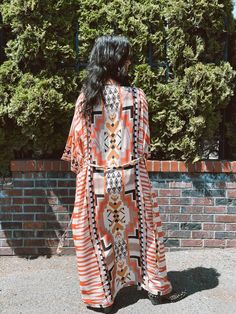 A full length geometric print cover up perfect for the beach or everyday life! 100% viscose Black Women Boho Fashion, Curvy Boho, Pin Up Girl Vintage, Bohemian Kimono, Summer Beach Party, Kimono Duster, Party Photo, Boho Vibe, Shop Sweatshirts