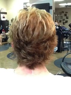 Shag Haircut Choppy Layers, Short Layered Shag, Razored Hair, Highlights Short Hair, Blonde Highlights Short Hair, Flippy Hair, Short Hair Designs, Chic Short Haircuts