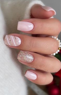 Christmas nails! Product options linked! Short Pink Nails, Milky Nails, Pink Glitter Nails, January Nails, Valentine Nails, Nagel Tips, Christmas Gel Nails, Simple Gel Nails, Makijaż Smokey Eye