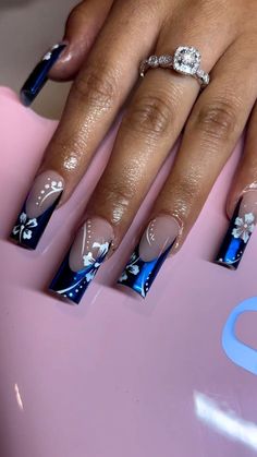 Blue Acrylic Nails Square Medium, Dark Blue Nails Black Women, Dark Blue Nails Medium Length, Blue And Silver Nail Designs Prom, Black And Blue Nails Ideas, Blue Prom Dress Nails, Black And Blue Nails Design, White And Blue Acrylics, Blue White And Black Nails