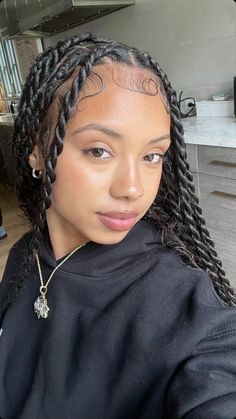 Braids And Straight Hair, Blasian Braids, Braids Around Head, Round Face Braid Hairstyles, Braids Light Skin, Aaliyah Braids, Light Skin Braids, Could Leray Braids, Hair Styles Braid