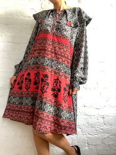 "This is oversized baggy style black tunic dress super comfortable light maxi caftan style with big collar made in soft and flowy material, with floral patterns perfect outfit for many winter ocassions and parties also loose enough to fit during pregnancy MEAESURE shoulder 21\" bust up to 46\" very loose waist and hips length 43\" MATERIAL *poliester, no lining Thank You for looking" Bohemian Floral Print Peasant Dress For Fall, Bohemian Floral Peasant Dress For Fall, Bohemian Peasant Dress For Fall Vacation, Bohemian Tunic Dress In Patterned Color, Patterned Bohemian Tunic Dress, Bohemian Patterned Tunic Dress, Flowy Boho Print Peasant Dress, Bohemian Floral Embroidered Midi Dress For Fall, Bohemian Midi Dress With Floral Embroidery For Fall