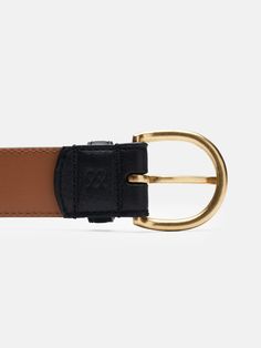 Our belts in grained leather offer a contemporary addition to your look. The buckle, made out of polished brass, adds flair whilst still presenting a sober and clean look, making it a great way to accessorize any outfit. Brass Buckle, Belt Size, Black Belt, Matte Gold, Polished Brass, Accessories Shop, Natural Leather, The Balm, Buckle