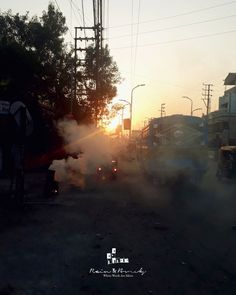 Sunset at Barrackpore, #Kolkata. 🌆📸 #rainandbricks #mobilephotography #barrackpore #citylife #sunsetphotography