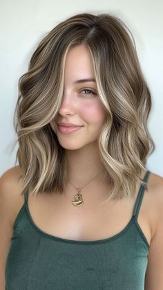 Fall Hair Light Brown Blonde, Long Light Brown Balayage Hair, Hair Color For Fair Pink Skin, Cute Haircolor Ideas Short Hair, Balayage Hair For Round Face, Fall Blonde Hair Color Cool Tones, Partial Highlights Medium Length Hair, Balayage Medium Hair Brunettes, Med Long Haircuts Layered Hairstyles