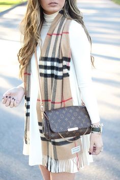 Tas Louis Vuitton, White Knit Sweater Dress, New Louis Vuitton Handbags, Louis Vuitton Taschen, Tas Lv, Sac Louis Vuitton, Burberry Plaid, Louis Vuitton Crossbody Bag, Louis Vuitton Crossbody