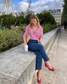 Coffee talks + swapping my blue striped shirt for a red one ❣️ Vous aimez ? Toute aussi cool mais peut être plus lumineuse que la bleue ?… | Instagram Collared Shirt Outfit Women, Red Striped Shirt Outfit, White Striped Shirt Outfit, European Spring, Outfits With Striped Shirts, Colorful Vibes, Earth Style, Fringe Shorts